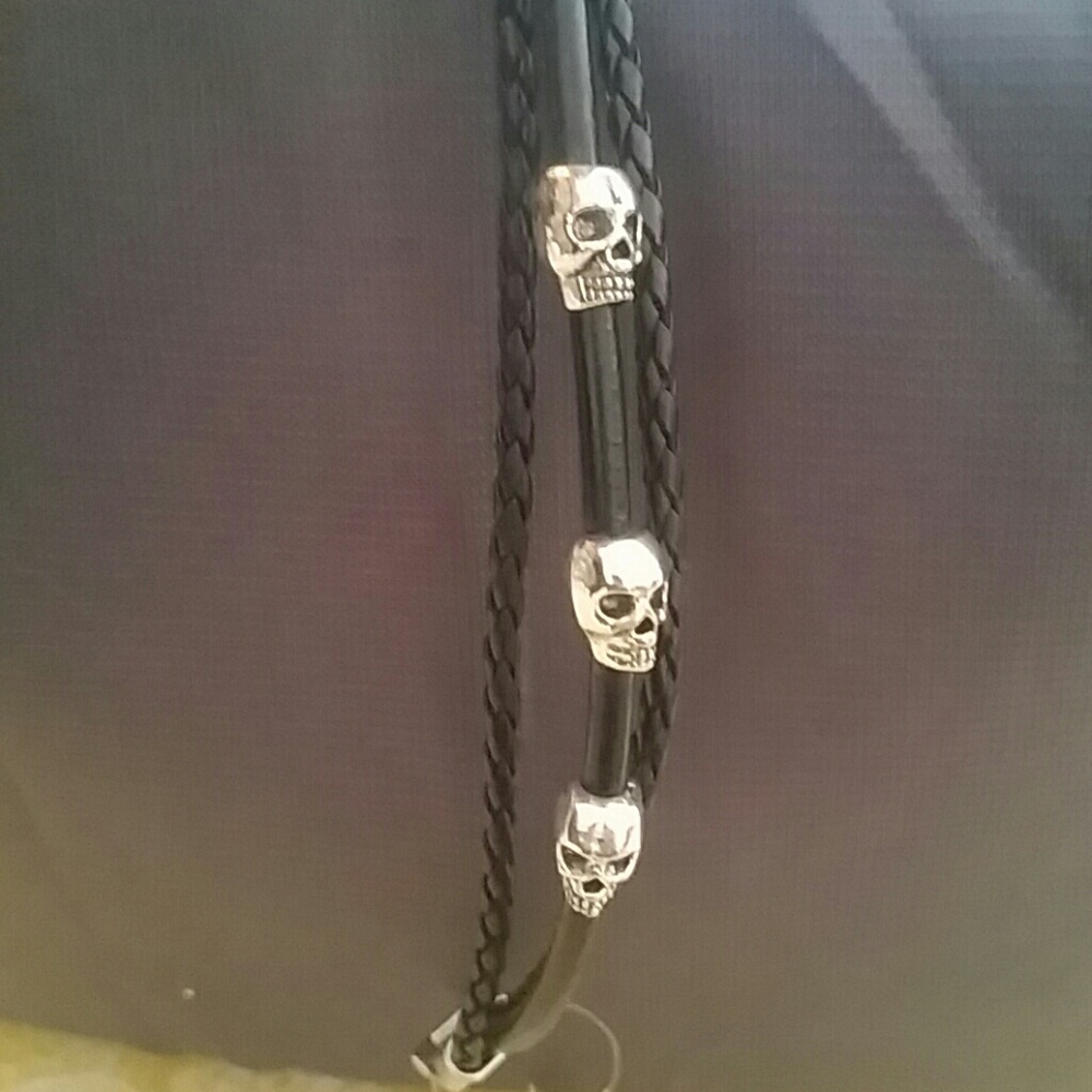 Skull bracelet nwot